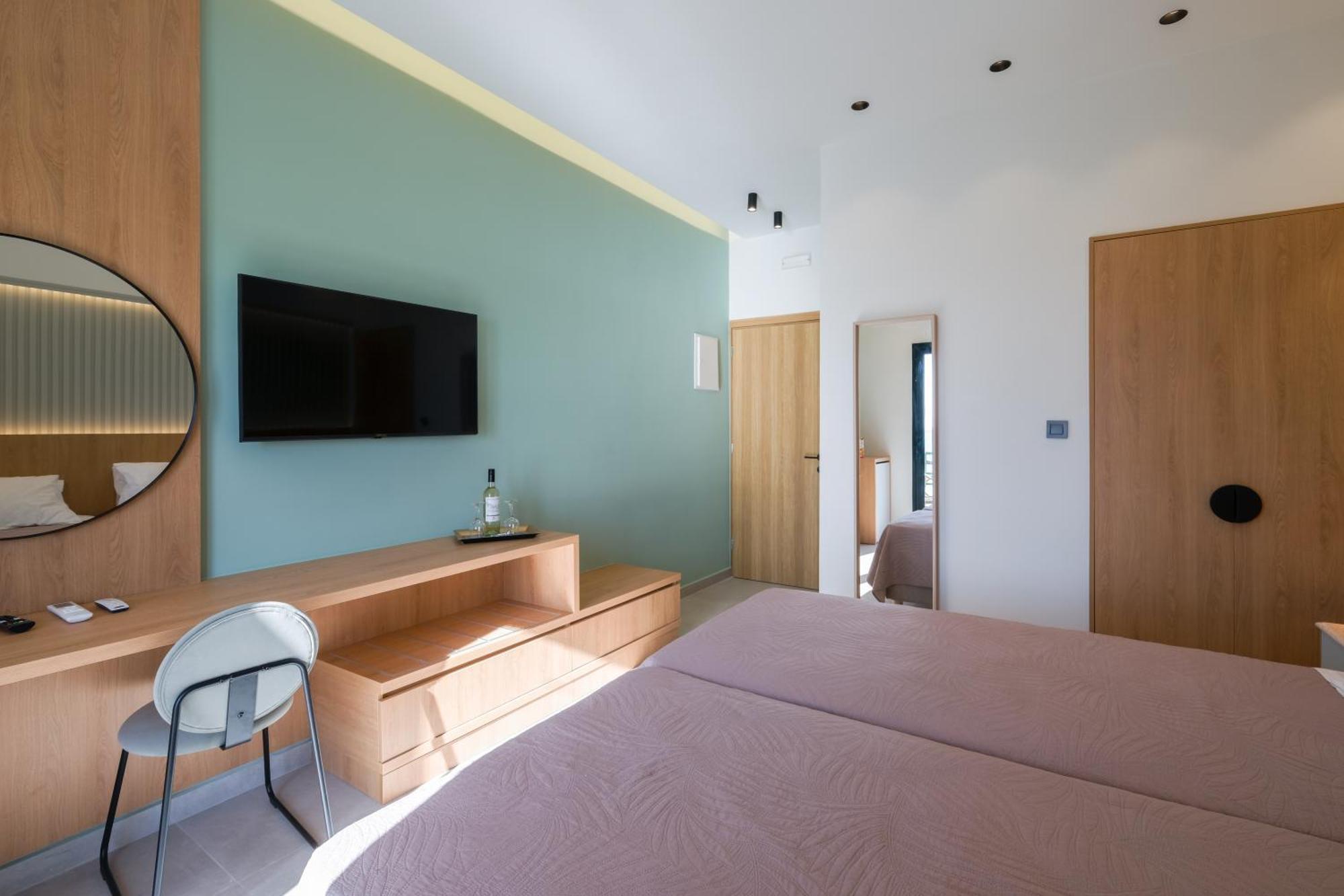 Arocaria Apartments Chrissi Akti Chania Exterior foto