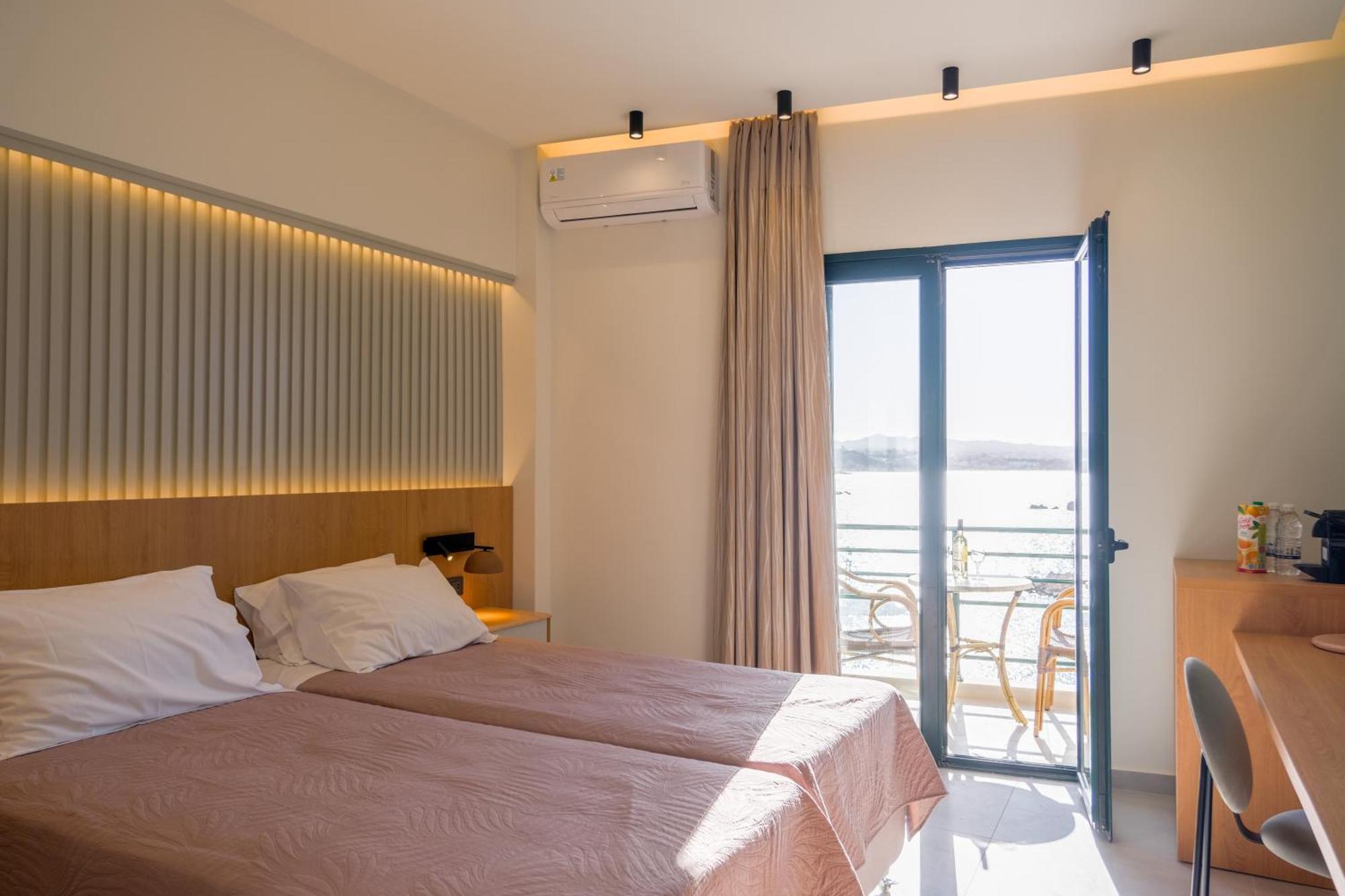 Arocaria Apartments Chrissi Akti Chania Exterior foto