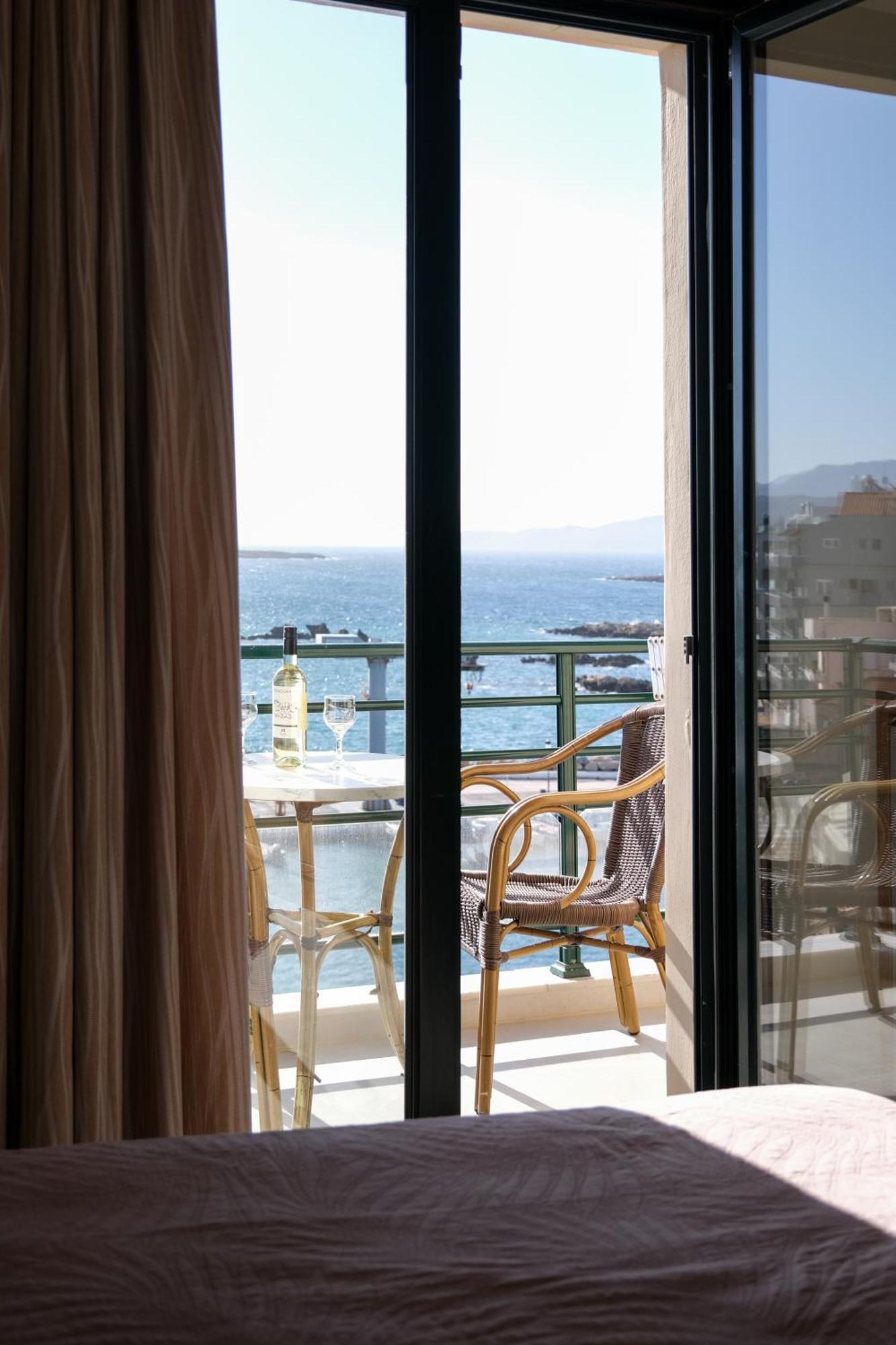 Arocaria Apartments Chrissi Akti Chania Exterior foto