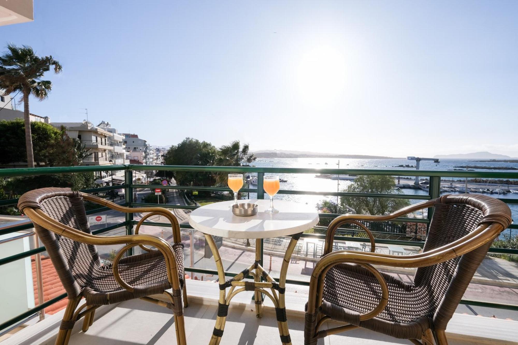 Arocaria Apartments Chrissi Akti Chania Exterior foto