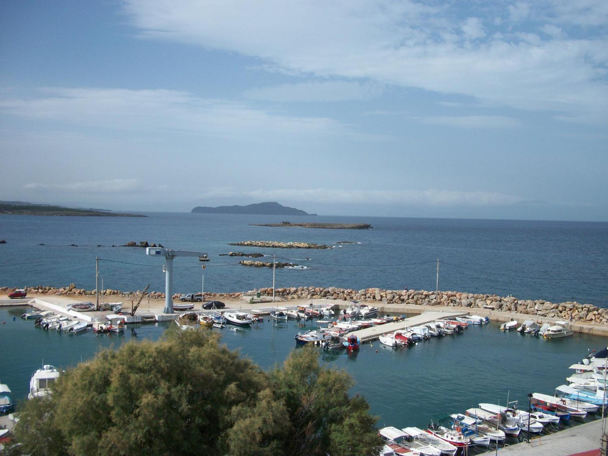 Arocaria Apartments Chrissi Akti Chania Exterior foto